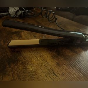Chi air hair straightener in great condition!